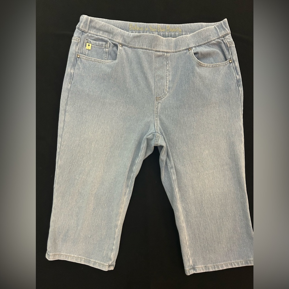 Preowned•Belle*Kim Gravel•Light Blue Denim Wash Pedal PusherCapri•Size 12